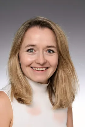Julia Mayr