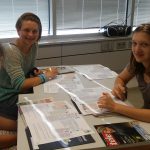 Simone, Elena und Anna beschäftigen sich mit den wichtigsten in Zeitungen vorkommenden Textsorten